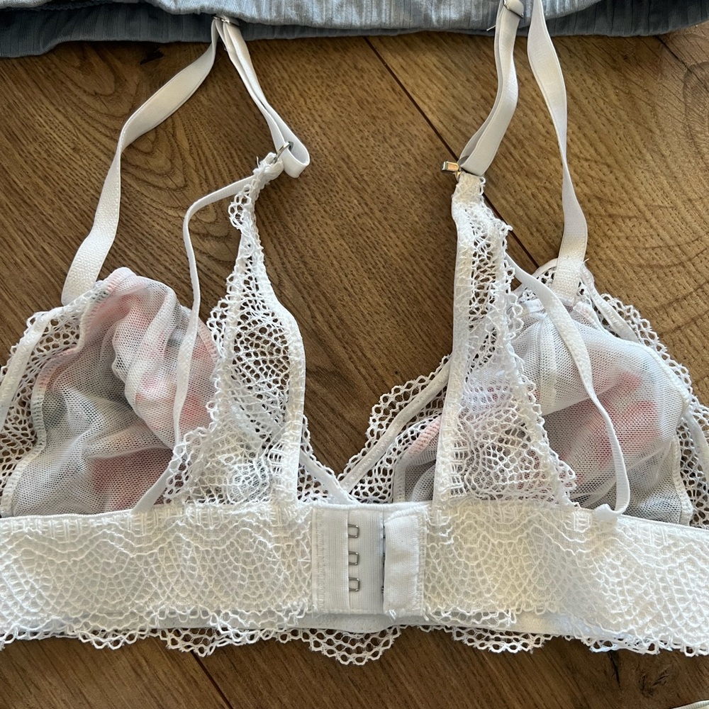 Bralettes - Picture 2 of 3
